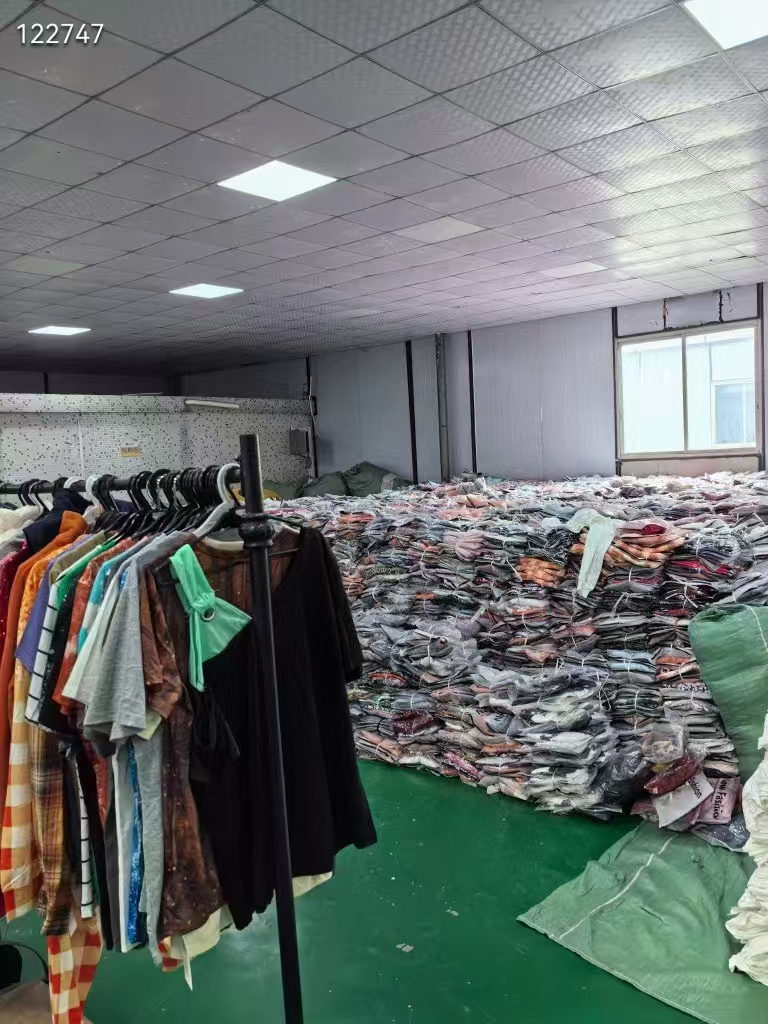 3.9 yuan RMB 1/pcs, quantity 150,000 pieces, spring and summer miscellaneous styles, most have individual packaging. The goods are new. One company’s clearance.