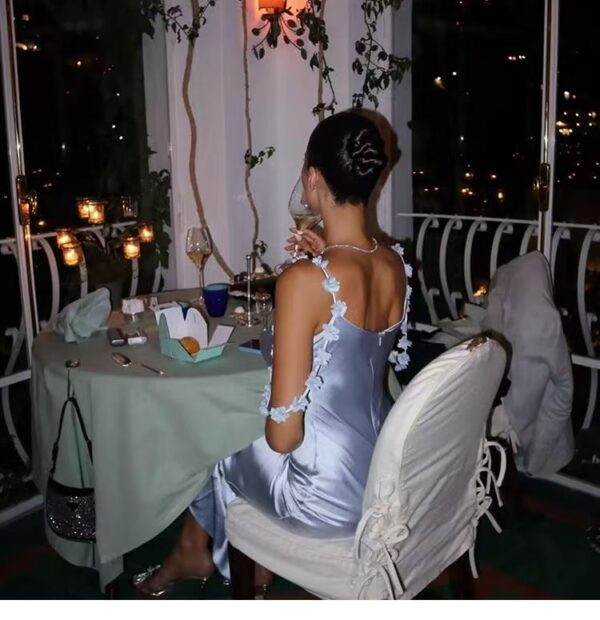 Three-dimensional floral halter dress - 图片 2
