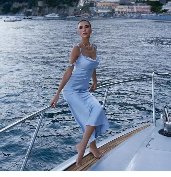 Three-dimensional floral halter dress - 图片 8